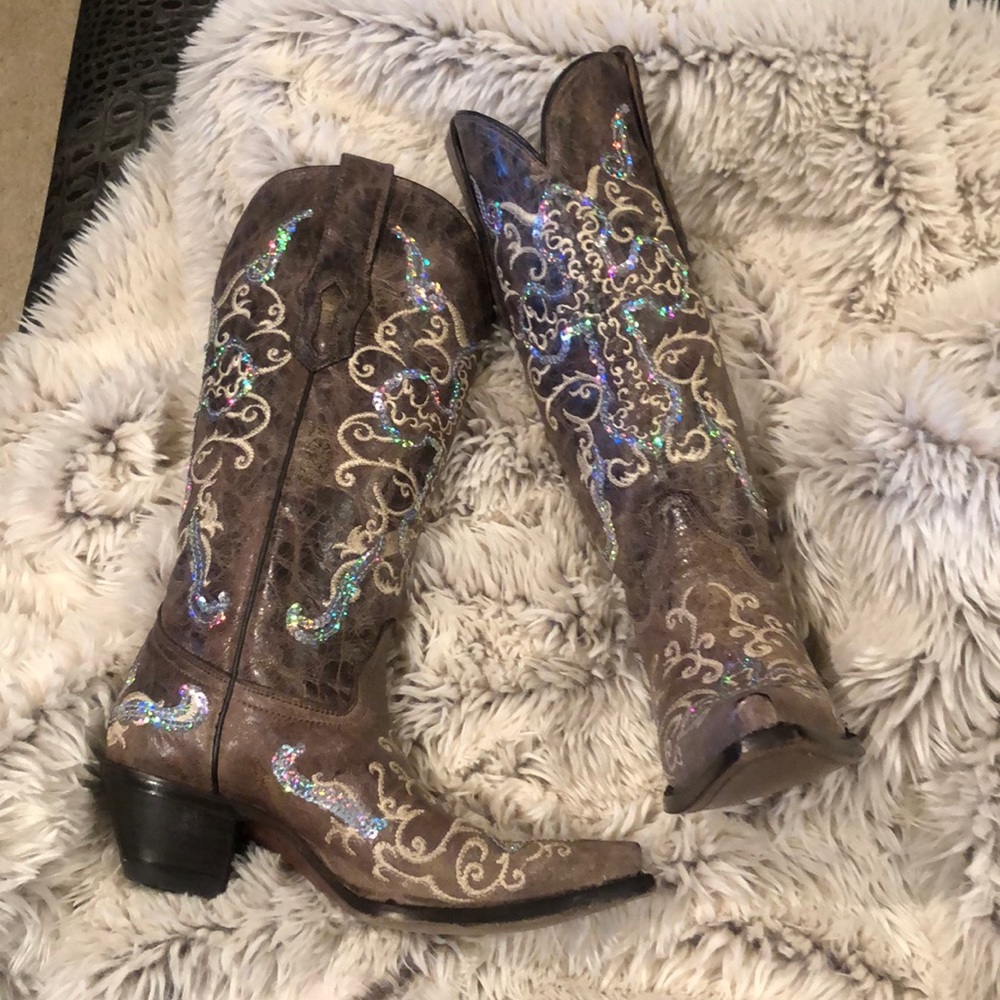 Gorgeous Corral Sequence Boots!!